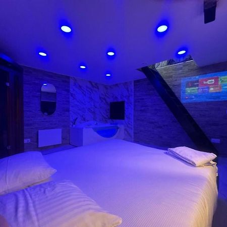 Maison Appartement Triplex Avec Jacuzzi Et Sauna Saint-Etienne  Dış mekan fotoğraf