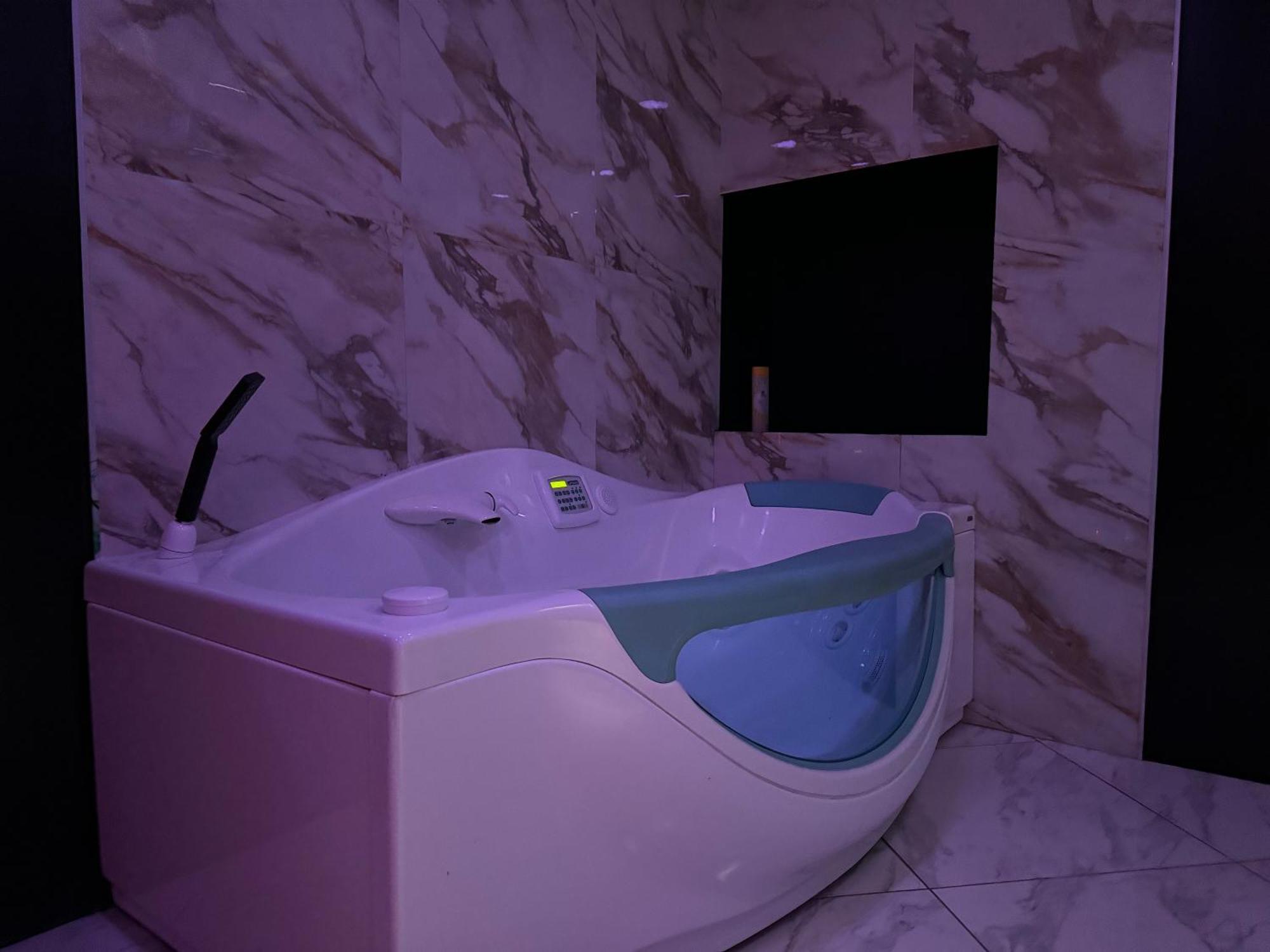 Maison Appartement Triplex Avec Jacuzzi Et Sauna Saint-Etienne  Dış mekan fotoğraf